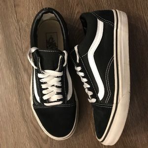 “Old Skool” Black/White Vans